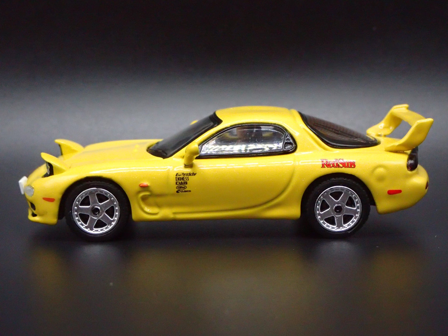 MAZDA RX7 INITIAL D YELLOW JDM POP UP LIGHT 1:64 SCALE DIORAMA DIECAST MODEL CAR