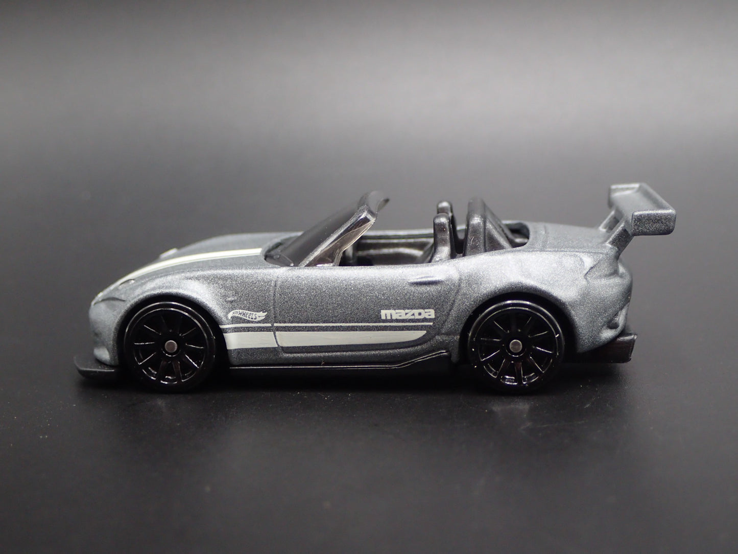 2015-2025 MAZDA MX5 MIATA CONVERTIBLE ND 1:64 SCALE DIORAMA DIECAST MODEL CAR