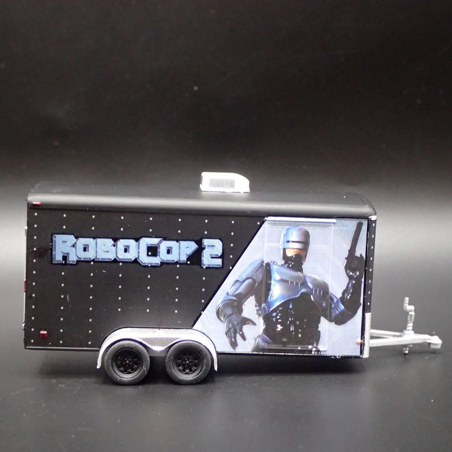 ROBOCOP 2 ENCLOSED CAR TOY HAULER TRAILER OPENING DOOR 1:64 SCALE DIORAMA MODEL