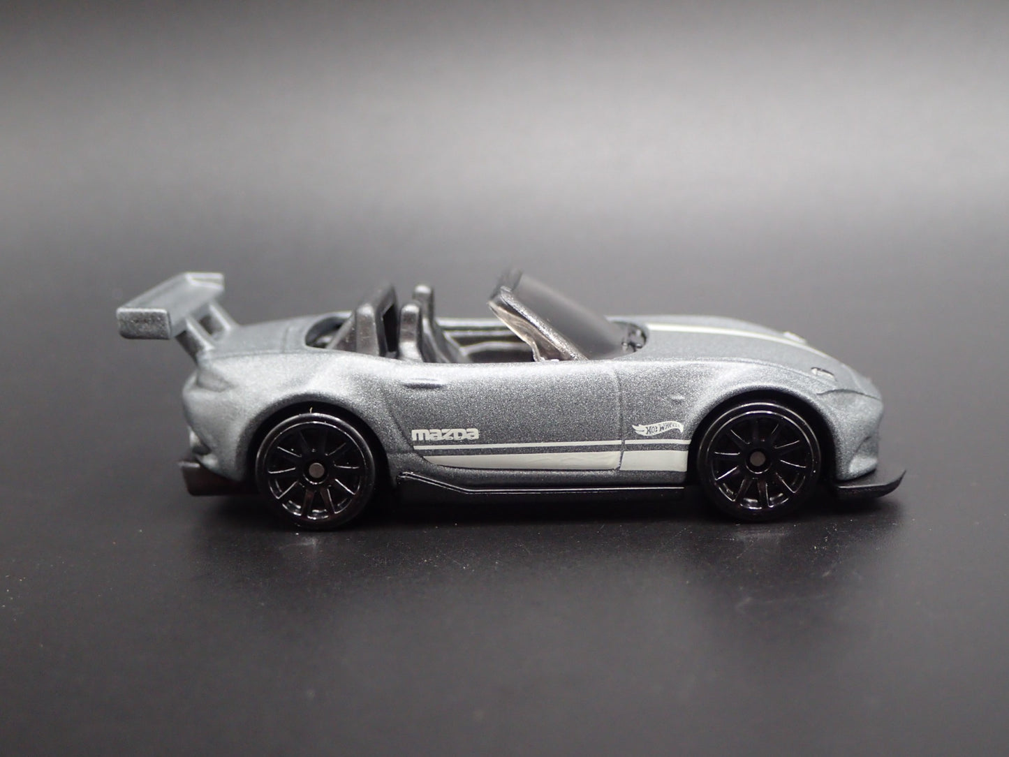 2015-2025 MAZDA MX5 MIATA CONVERTIBLE ND 1:64 SCALE DIORAMA DIECAST MODEL CAR