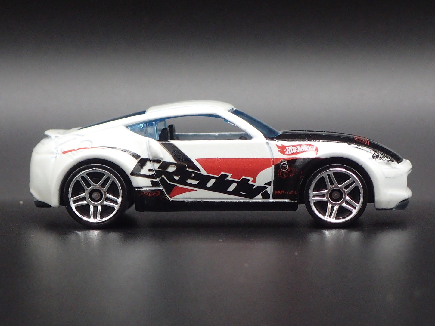 2009-2020 NISSAN 370Z GREDDY WHITE 1:64 SCALE COLLECTIBLE DIECAST MODEL CAR