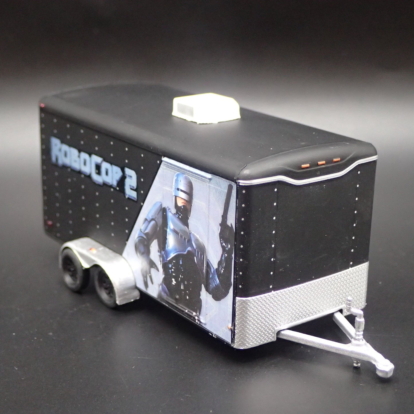 ROBOCOP 2 ENCLOSED CAR TOY HAULER TRAILER OPENING DOOR 1:64 SCALE DIORAMA MODEL
