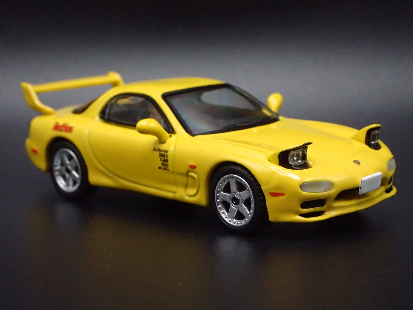 MAZDA RX7 INITIAL D YELLOW JDM POP UP LIGHT 1:64 SCALE DIORAMA DIECAST MODEL CAR