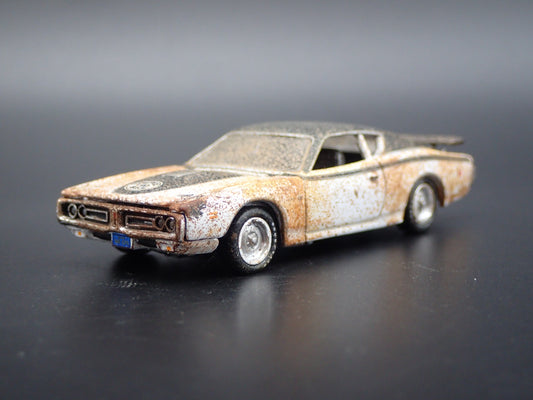 1971 71 DODGE CHARGER SUPER BEE CUSTOM BARN FIND 1:64 SCALE DIECAST MODEL CAR