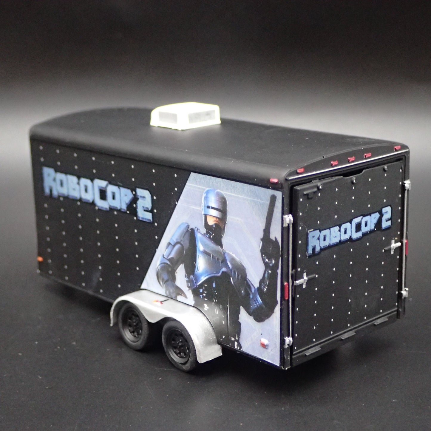 ROBOCOP 2 ENCLOSED CAR TOY HAULER TRAILER OPENING DOOR 1:64 SCALE DIORAMA MODEL
