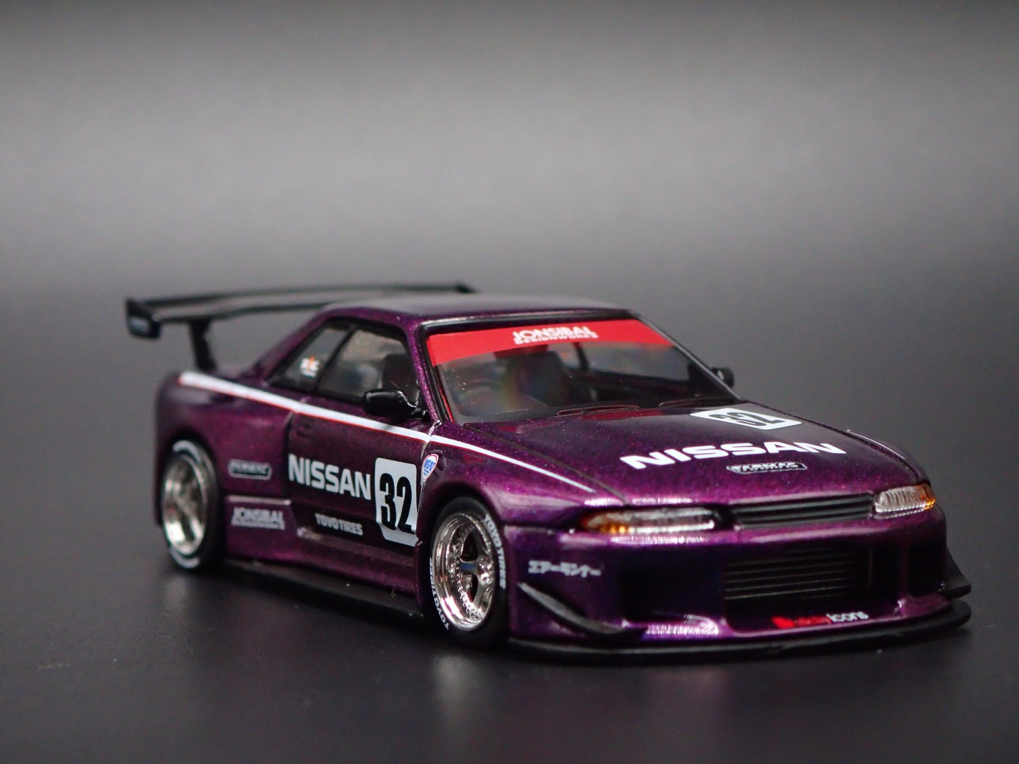 1989-1994 NISSAN SKYLINE GTR R32 JONSIBAL PURPLE 1:64 SCALE DIECAST MODEL CAR