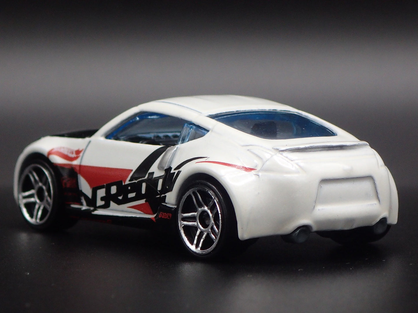 2009-2020 NISSAN 370Z GREDDY WHITE 1:64 SCALE COLLECTIBLE DIECAST MODEL CAR