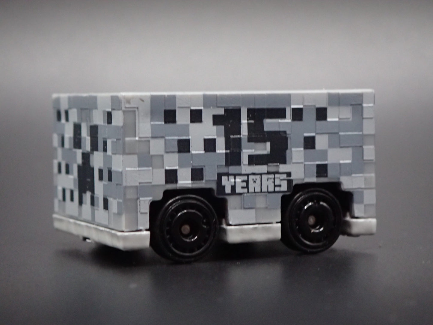 MINECRAFT MINECART SILVER 15 YR 1:64 SCALE COLLECTIBLE DIORAMA DIECAST MODEL CAR