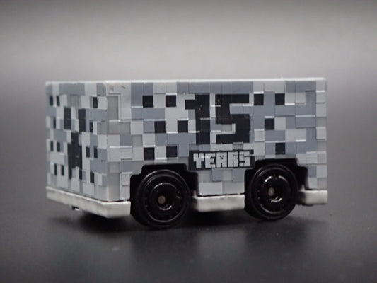 MINECRAFT MINECART SILVER 15 YR 1:64 SCALE COLLECTIBLE DIORAMA DIECAST MODEL CAR