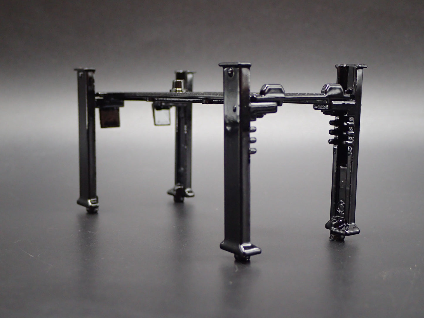 COBRA JET 428 1:64 SCALE AUTO SHOP MECHANIC GARAGE 4 POST CAR LIFT DIECAST MODEL