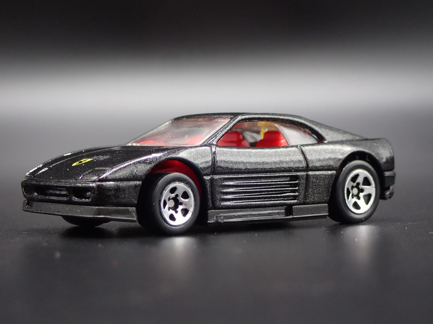 1989-1995 FERRARI 348 SUPER CAR 1:64 SCALE COLLECTIBLE DIORAMA DIECAST MODEL CAR