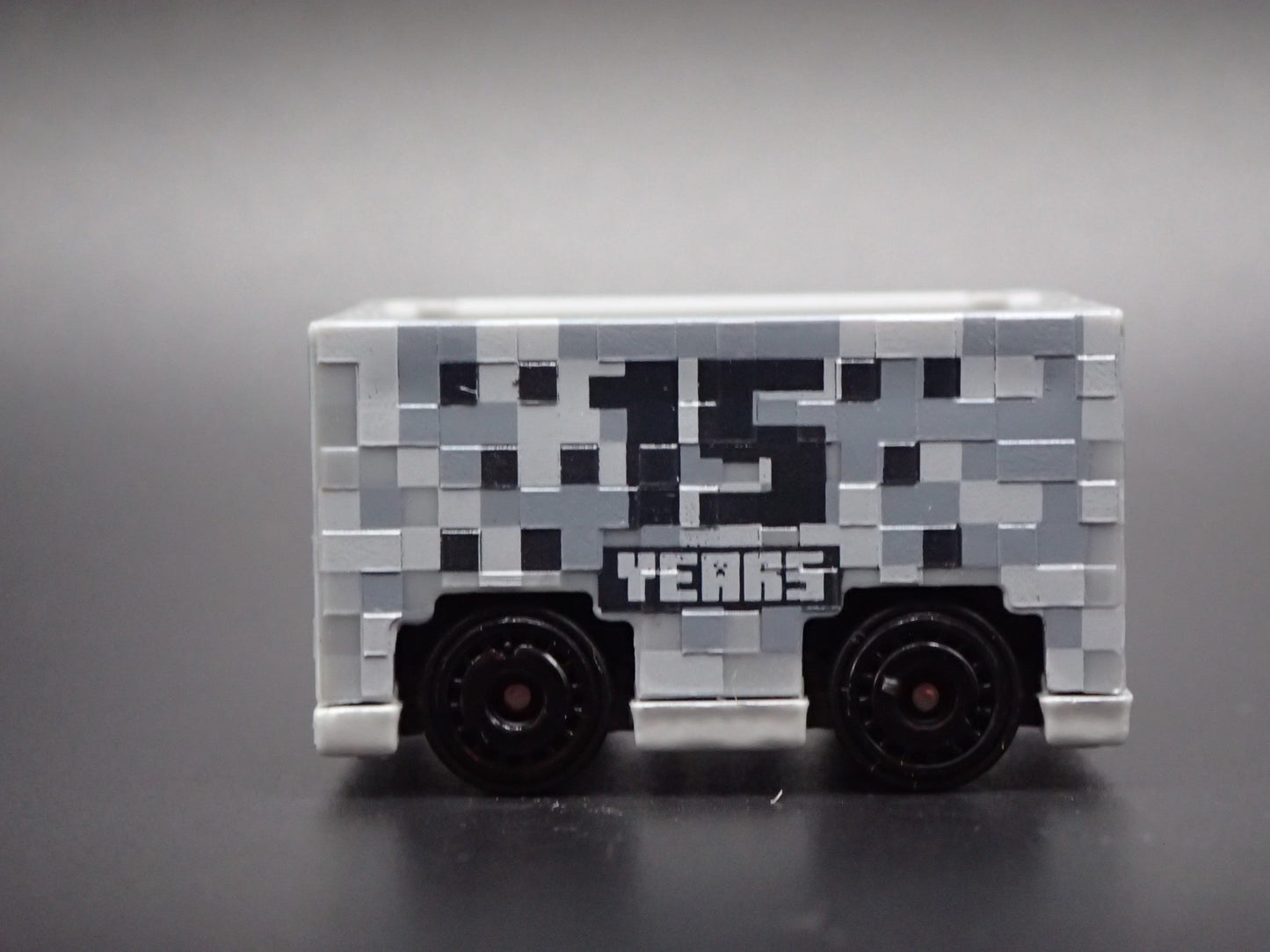 MINECRAFT MINECART SILVER 15 YR 1:64 SCALE COLLECTIBLE DIORAMA DIECAST MODEL CAR