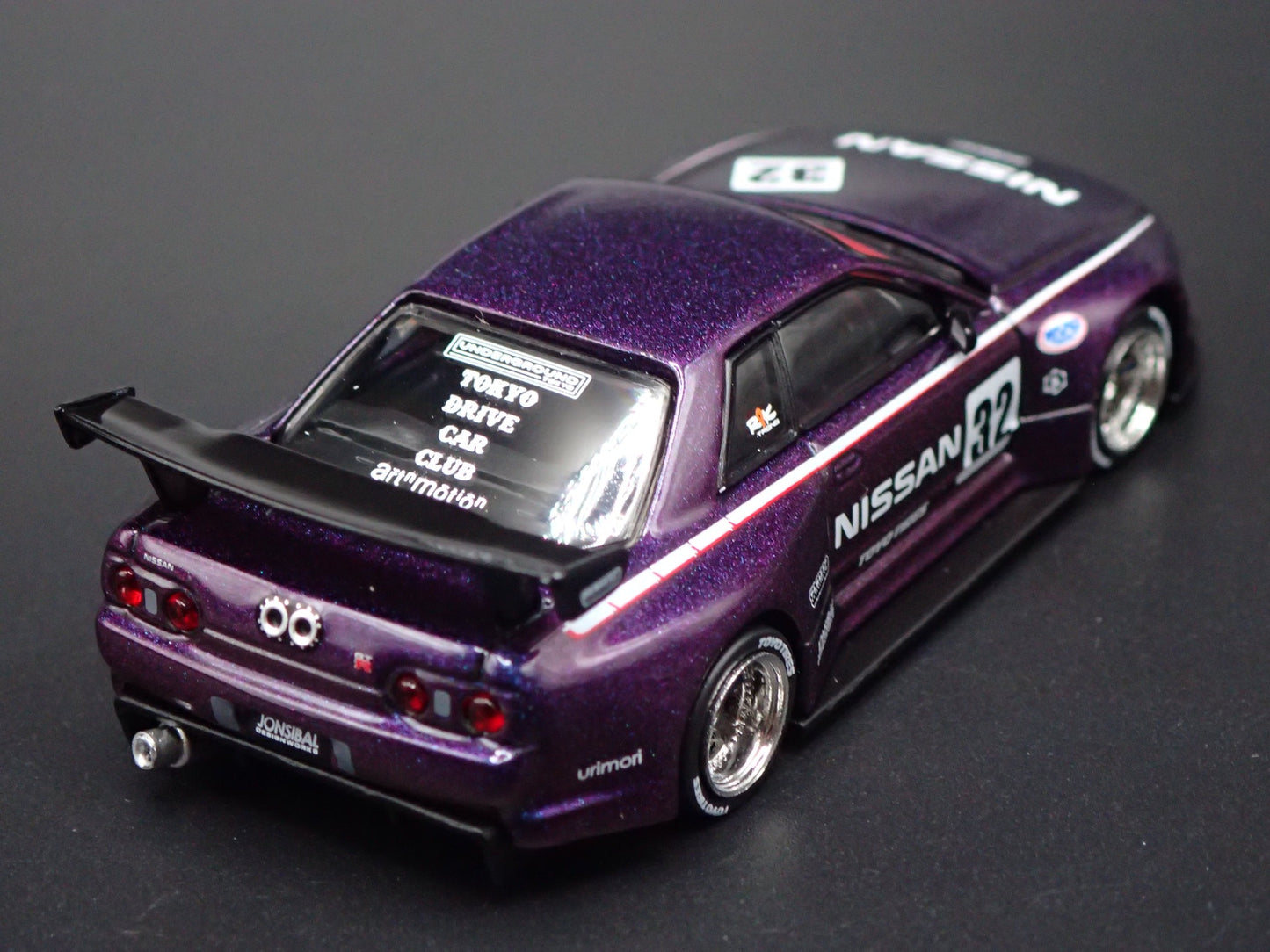 1989-1994 NISSAN SKYLINE GTR R32 JONSIBAL PURPLE 1:64 SCALE DIECAST MODEL CAR