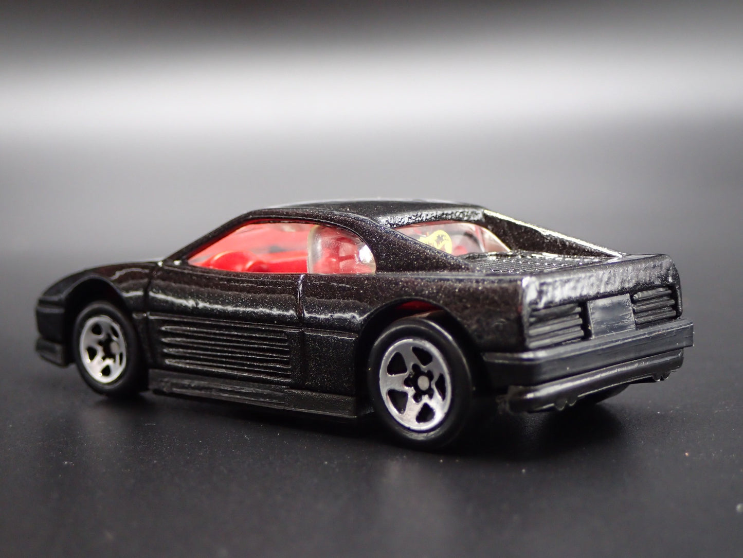 1989-1995 FERRARI 348 SUPER CAR 1:64 SCALE COLLECTIBLE DIORAMA DIECAST MODEL CAR
