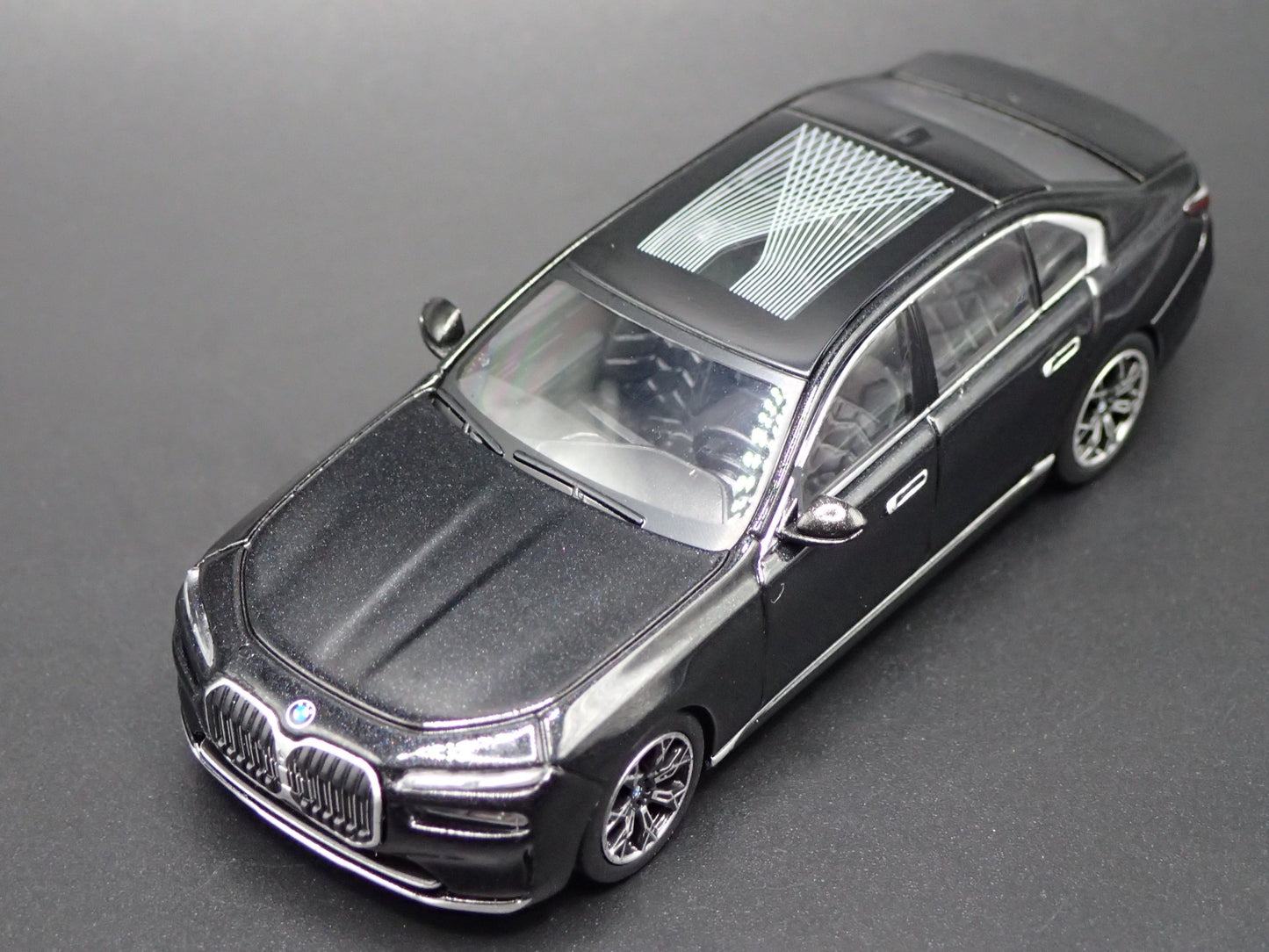 2023-2025 BMW i7 xDRIVE60 G70 BLACK 1:64 SCALE COLLECTIBLE DIECAST MODEL CAR