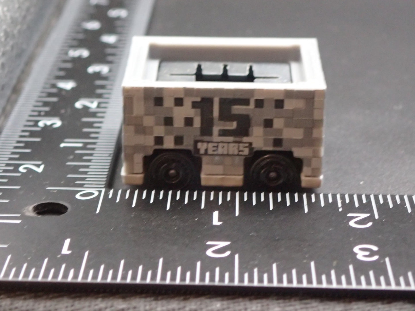 MINECRAFT MINECART SILVER 15 YR 1:64 SCALE COLLECTIBLE DIORAMA DIECAST MODEL CAR