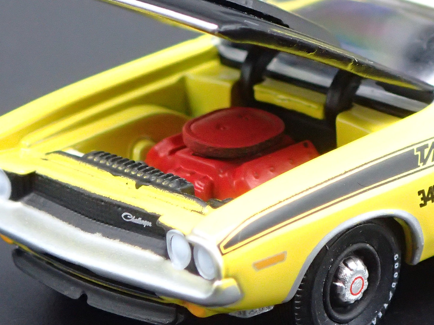 1970 70 DODGE CHALLENGER TA T/A 1/64 SCALE COLLECTIBLE DIORAMA DIECAST MODEL CAR