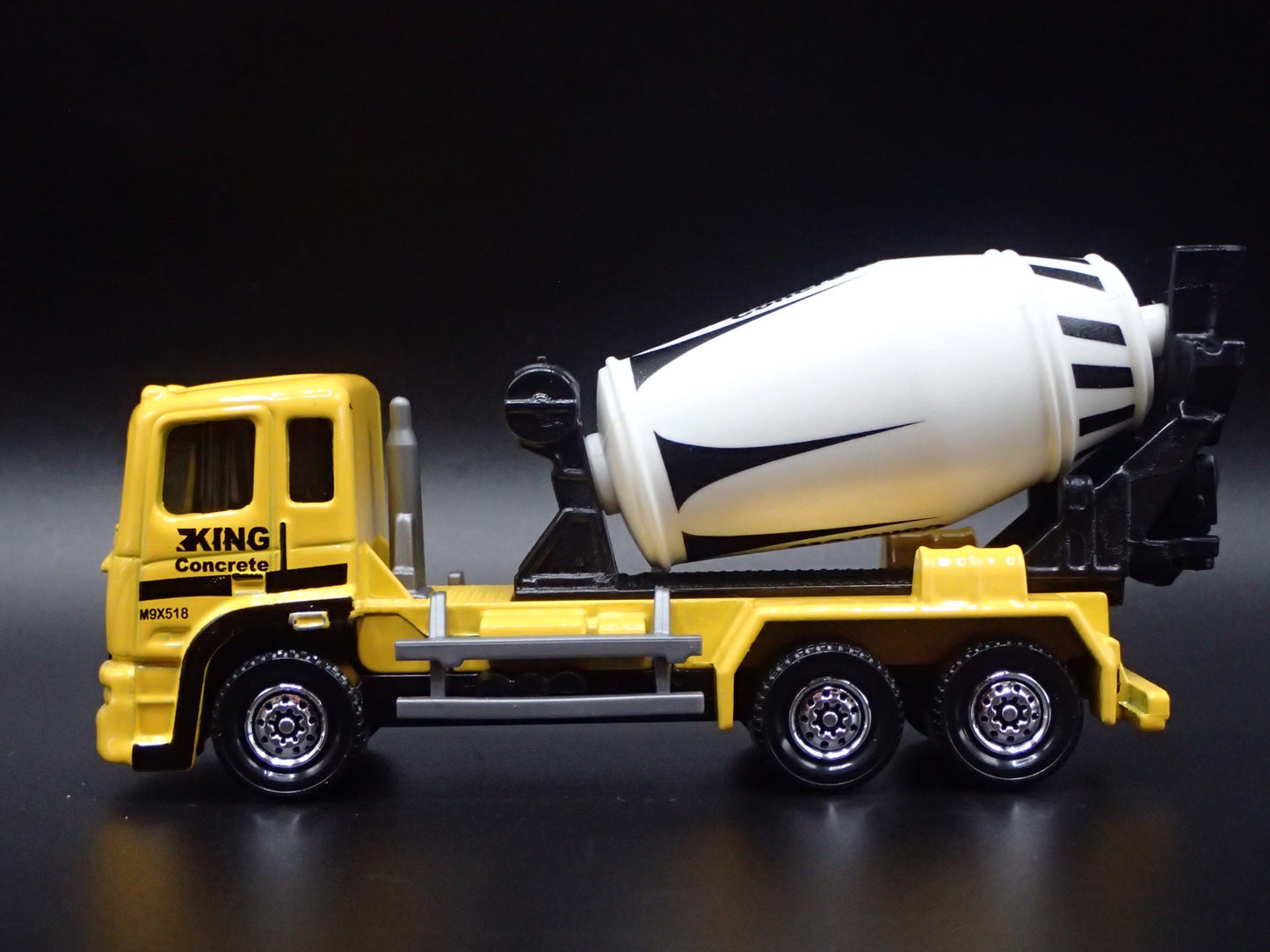 CEMENT MIXER CONSTRUCTION VEHICLE TRUCK 1:64 MB SCALE DIORAMA DIECAST MODEL CAR