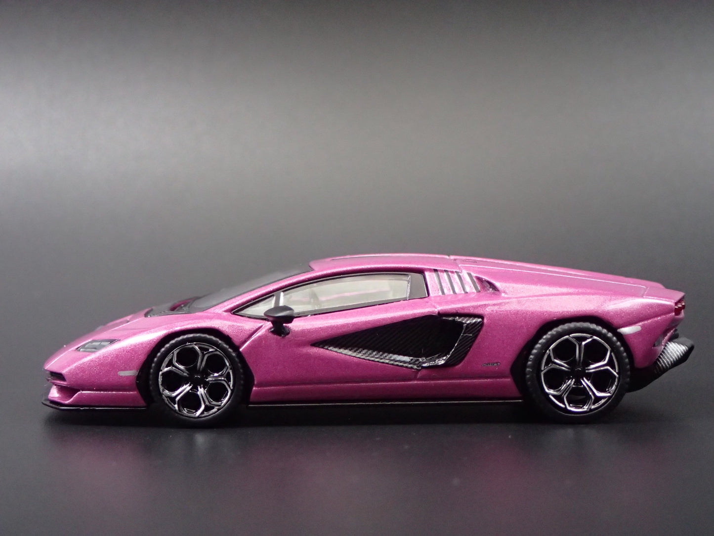 2021 21 LAMBORGHINI COUNTACH LPI 800-4 PURPLE 1:64 SCALE DIECAST MODEL CAR