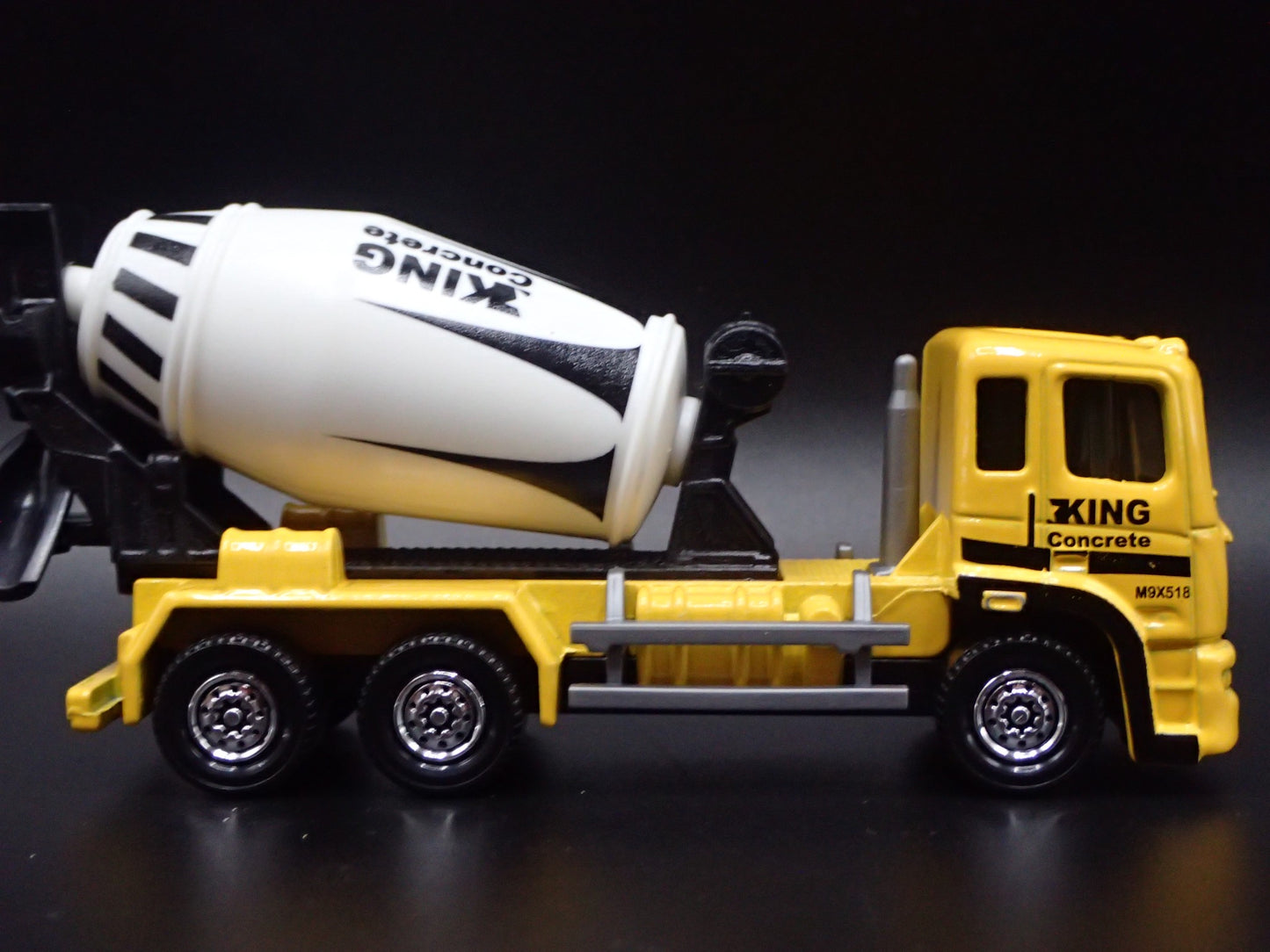 CEMENT MIXER CONSTRUCTION VEHICLE TRUCK 1:64 MB SCALE DIORAMA DIECAST MODEL CAR