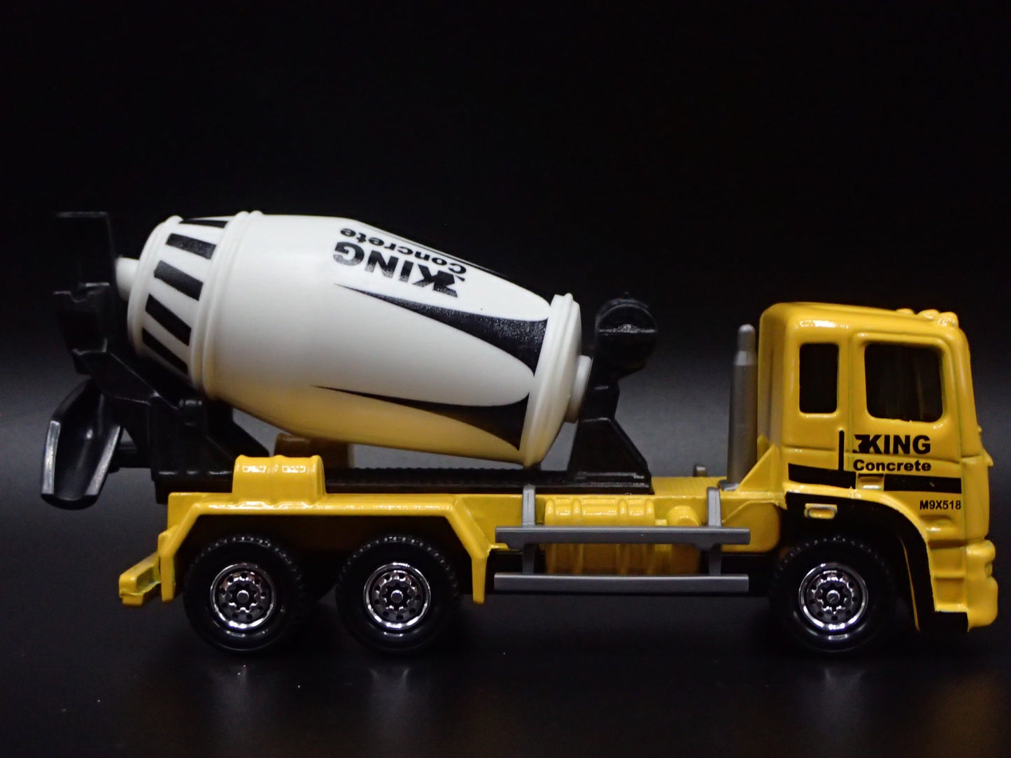 CEMENT MIXER CONSTRUCTION VEHICLE TRUCK 1:64 MB SCALE DIORAMA DIECAST MODEL CAR