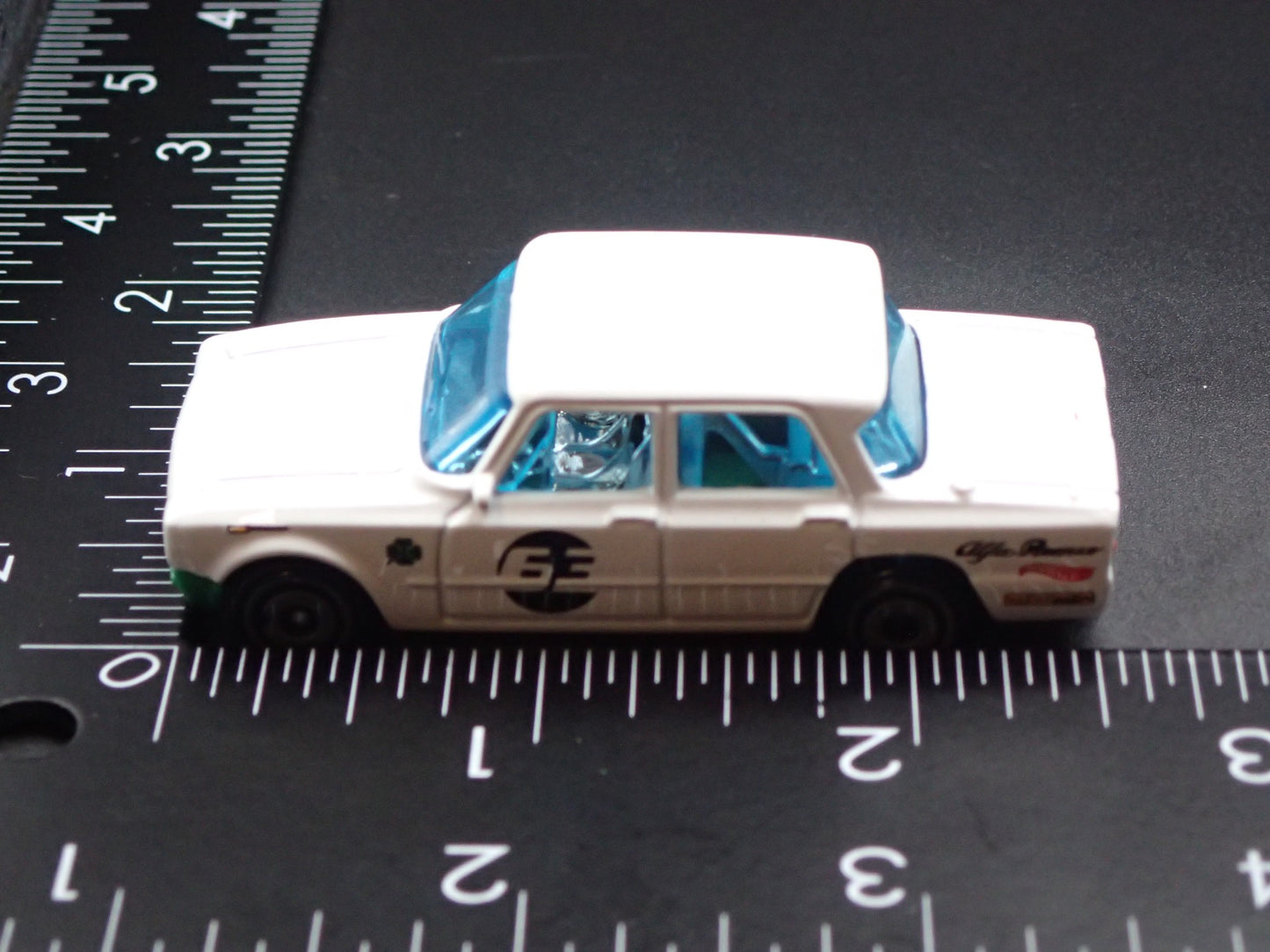 1963-1964 ALFA ROMEO GIULIA TI SUPER WHITE 1:64 SCALE DIORAMA DIECAST MODEL CAR