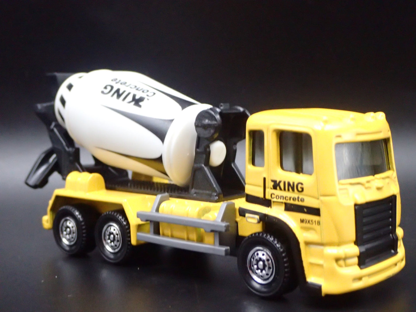 CEMENT MIXER CONSTRUCTION VEHICLE TRUCK 1:64 MB SCALE DIORAMA DIECAST MODEL CAR