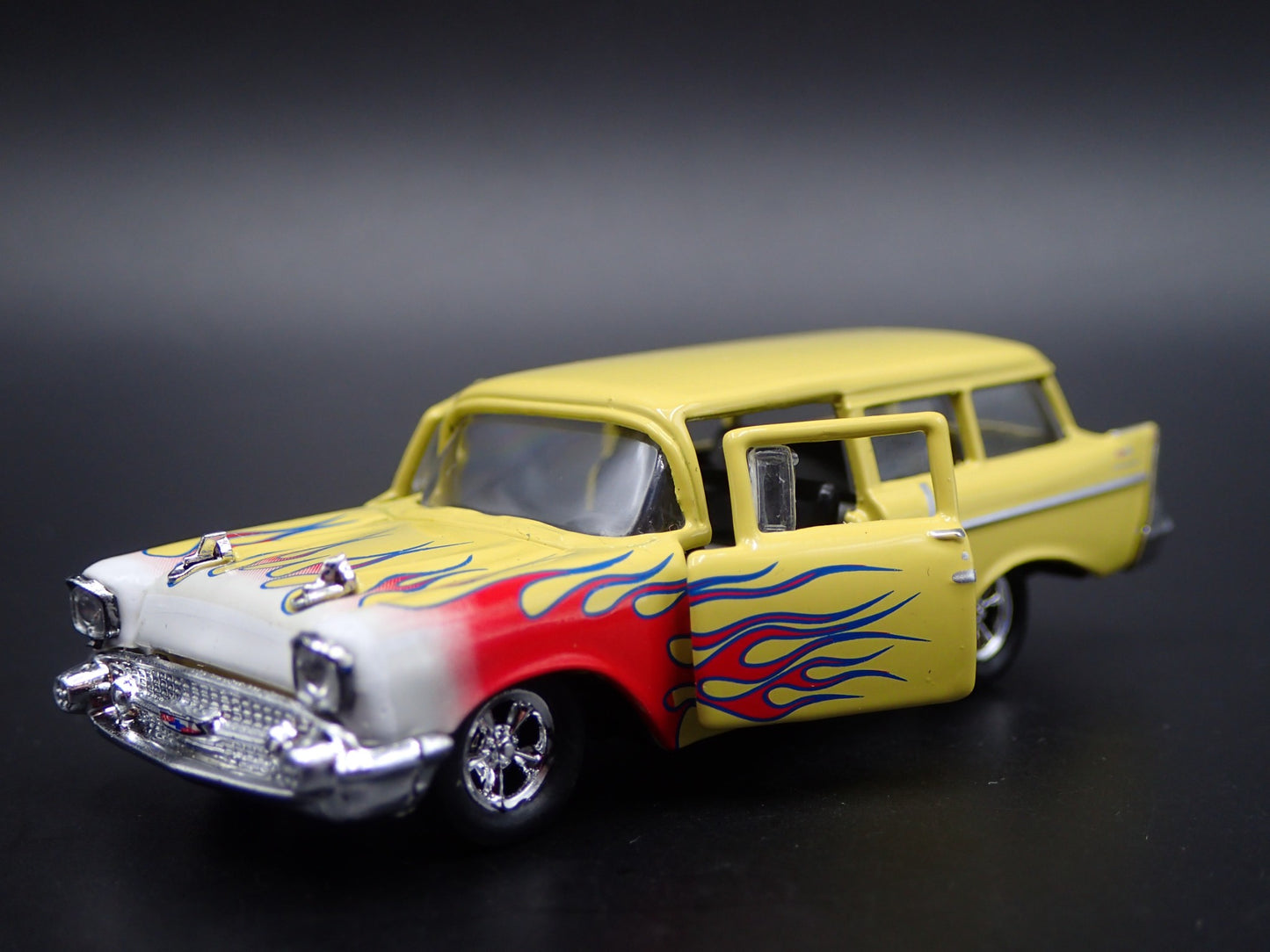 1957 57 CHEVY CHEVROLET 150 HANDYMAN STATION WAGON 1:64 SCALE DIECAST MODEL CAR