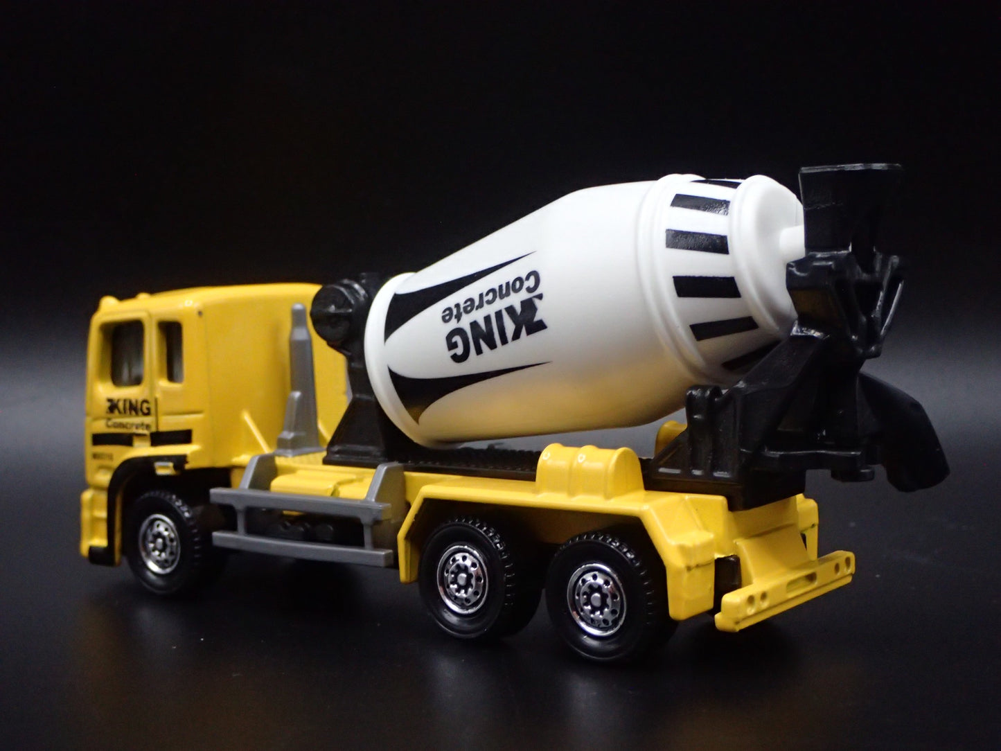 CEMENT MIXER CONSTRUCTION VEHICLE TRUCK 1:64 MB SCALE DIORAMA DIECAST MODEL CAR