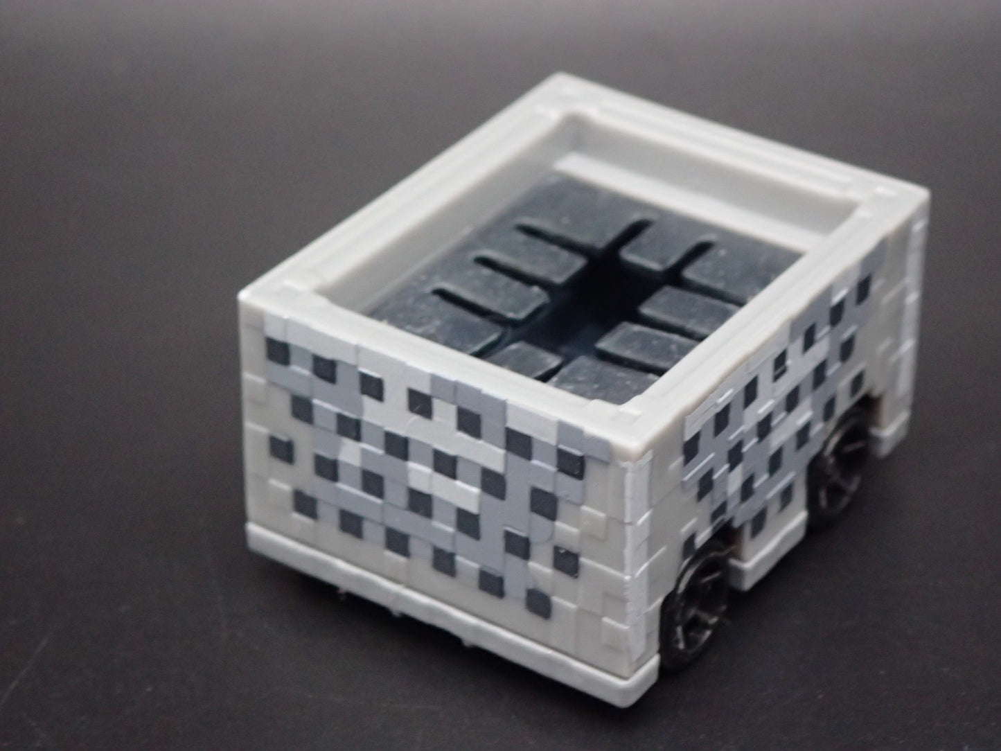 MINECRAFT MINECART SILVER DARK 1:64 SCALE COLLECTIBLE DIORAMA DIECAST MODEL CAR