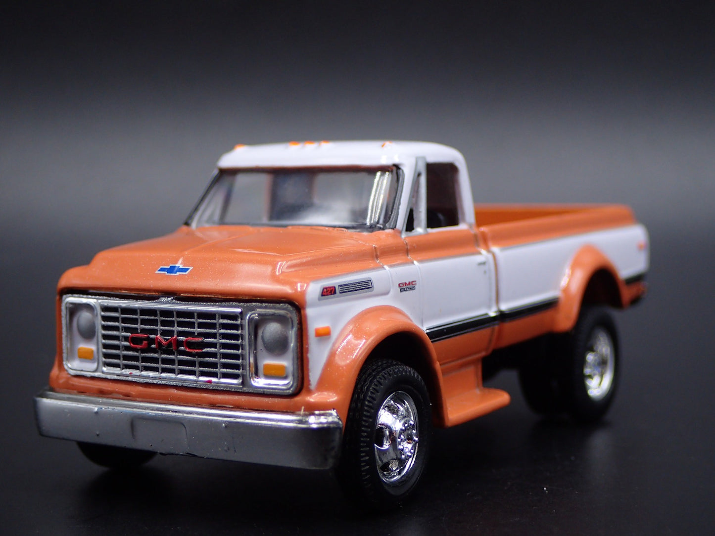 1970 70 GMC 5500 PICKUP TRUCK 1/64 SCALE COLLECTIBLE DIORAMA DIECAST MODEL CAR