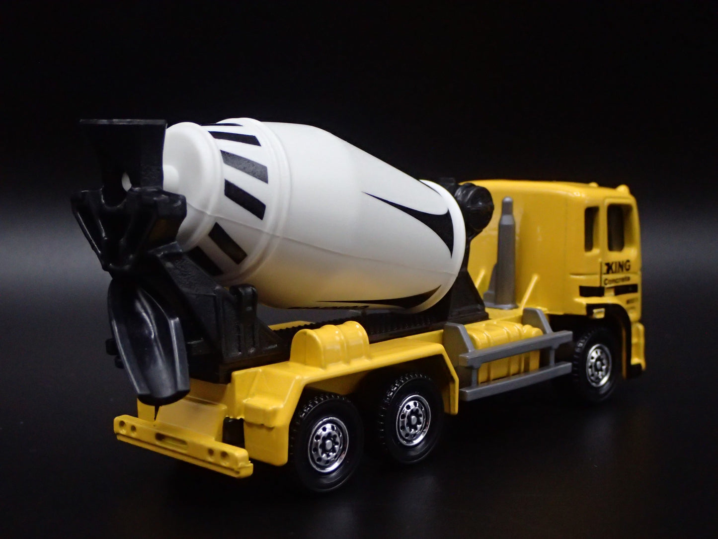 CEMENT MIXER CONSTRUCTION VEHICLE TRUCK 1:64 MB SCALE DIORAMA DIECAST MODEL CAR