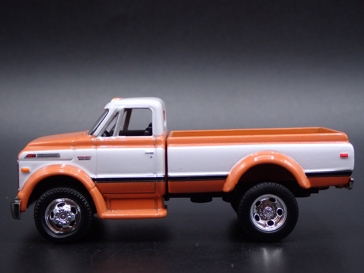 1970 70 GMC 5500 PICKUP TRUCK 1/64 SCALE COLLECTIBLE DIORAMA DIECAST MODEL CAR