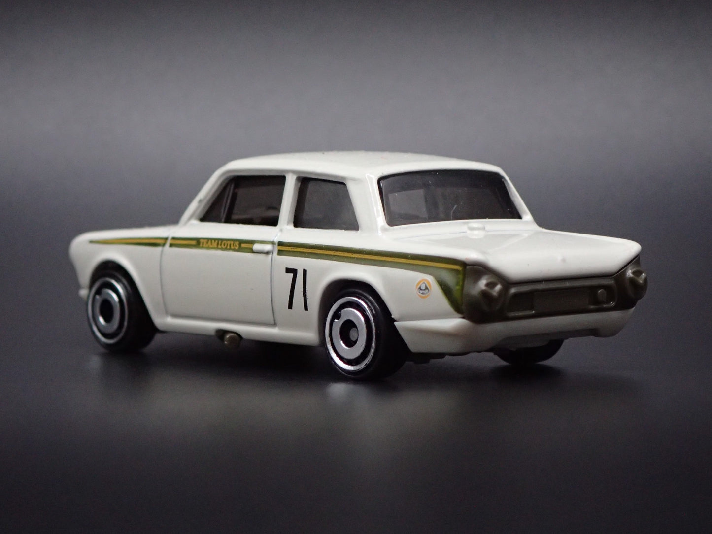 1963-1966 LOTUS CORTINA  1:64 SCALE COLLECTIBLE DIORAMA DIECAST MODEL CAR