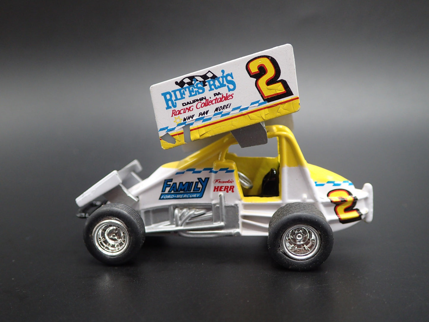 SPRINT CAR #2 FRANKIE HERR BARN FIND 1:64 SCALE DIORAMA DIECAST MODEL CAR