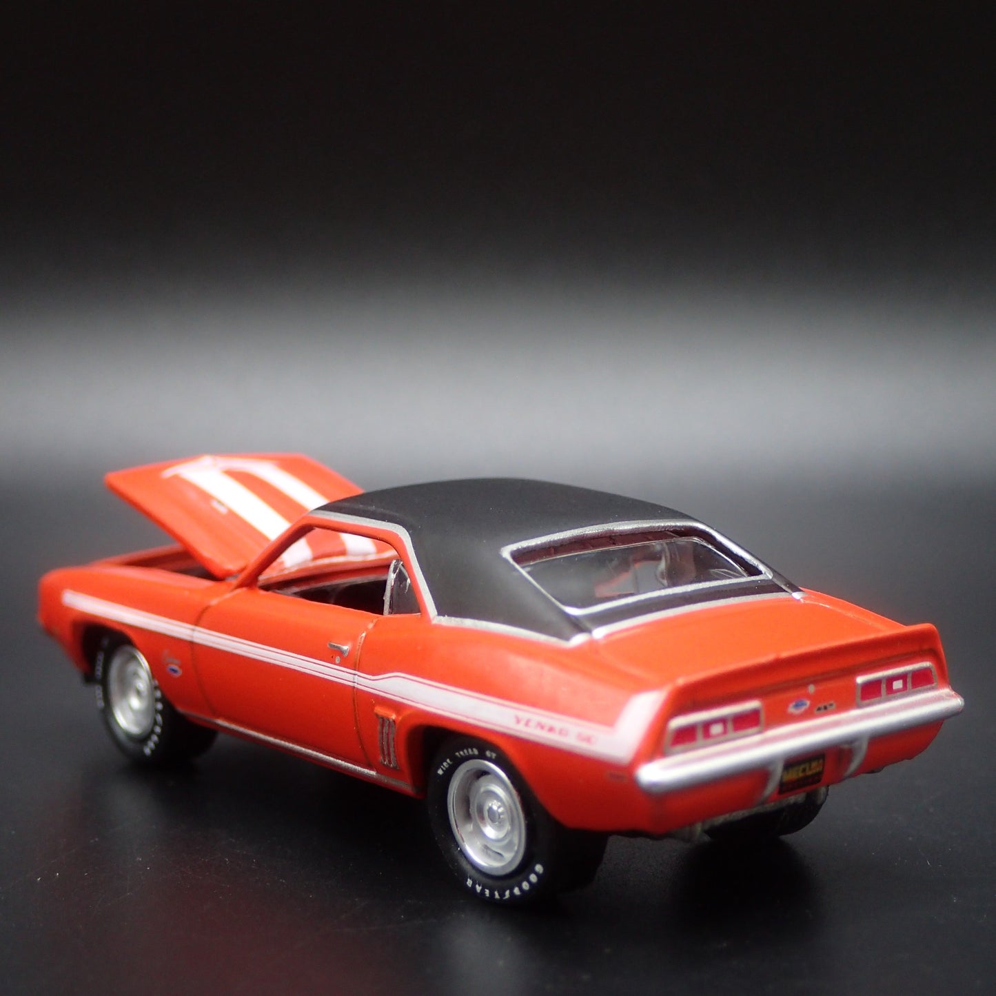 1969 69 CHEVY CHEVROLET CAMARO YENKO 1:64 SCALE COLLECTIBLE DIECAST MODEL CAR
