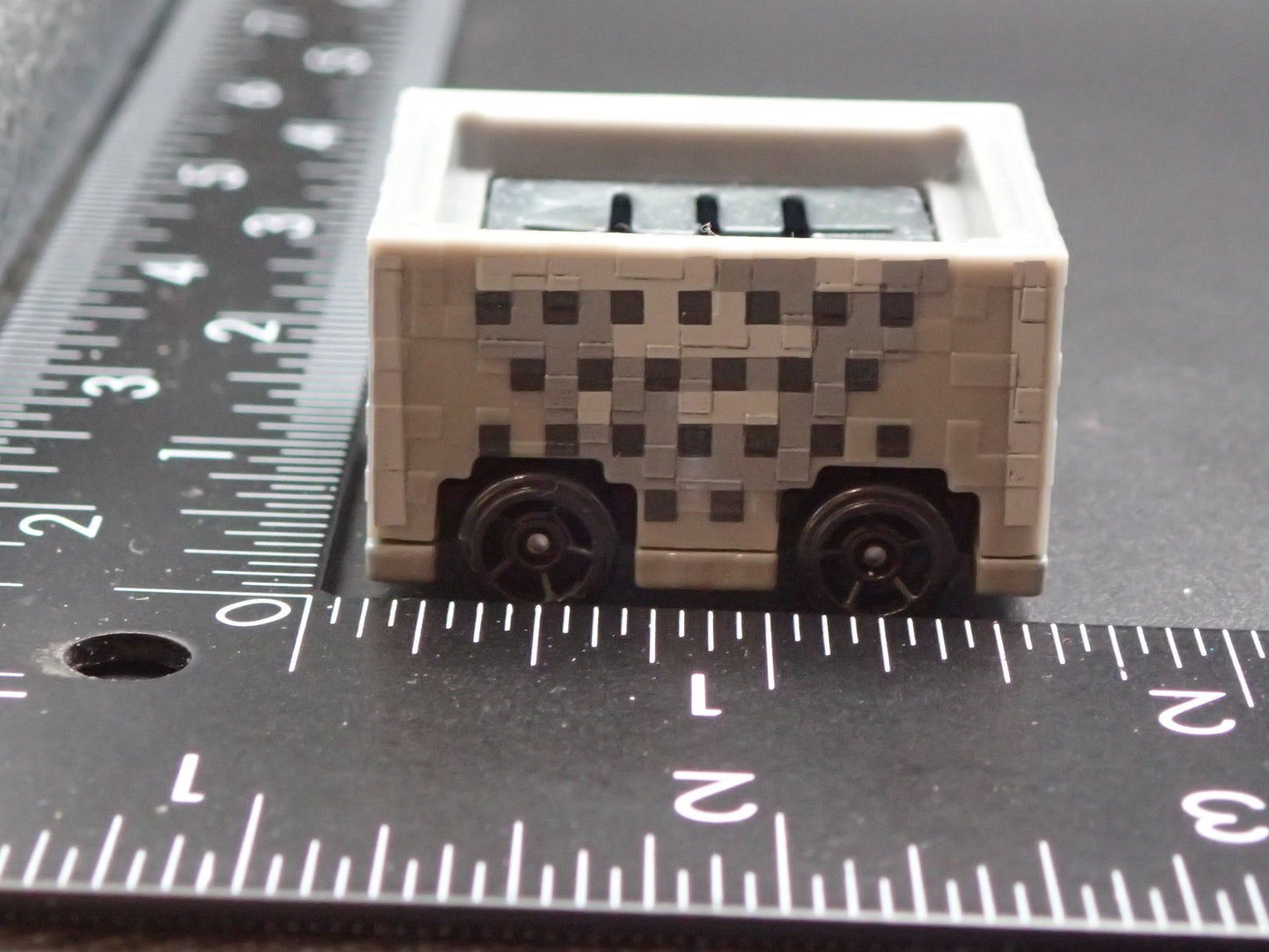 MINECRAFT MINECART SILVER DARK 1:64 SCALE COLLECTIBLE DIORAMA DIECAST MODEL CAR