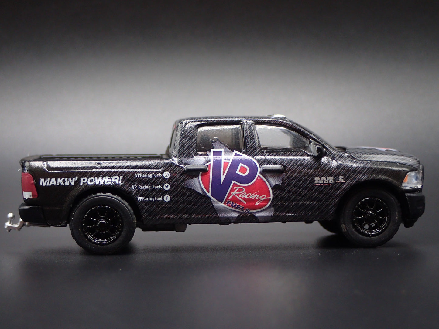 2018 18 RAM 2500 PICKUP TRUCK W/ HITCH VP RACING 1:64 SCALE DIECAST MODEL CAR