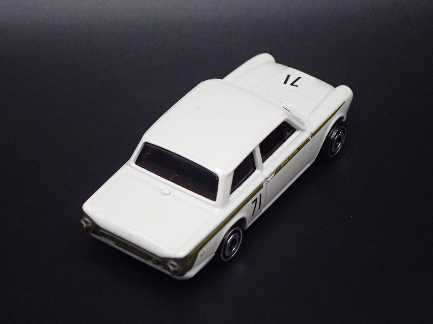 1963-1966 LOTUS CORTINA  1:64 SCALE COLLECTIBLE DIORAMA DIECAST MODEL CAR