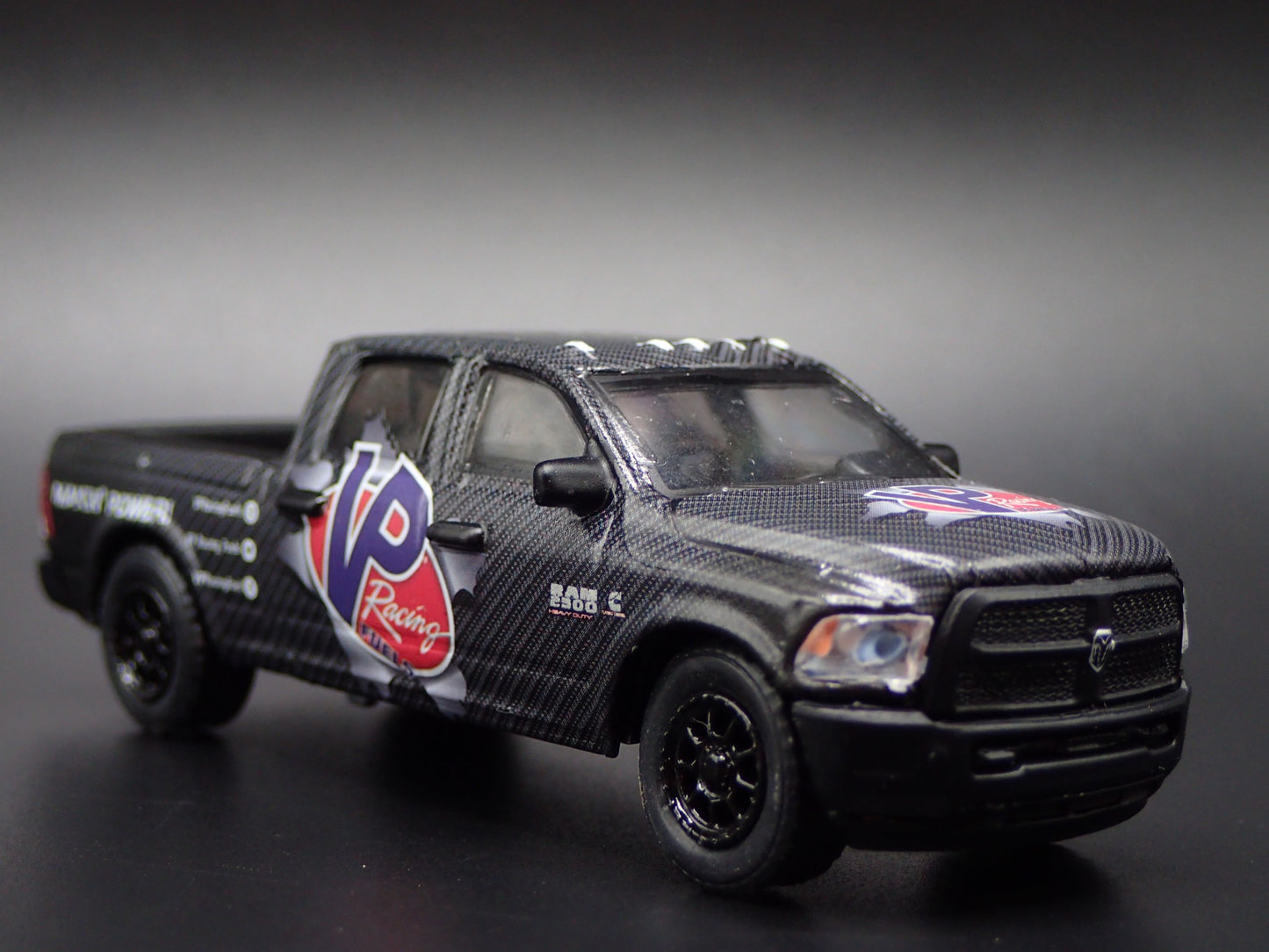 2018 18 RAM 2500 PICKUP TRUCK W/ HITCH VP RACING 1:64 SCALE DIECAST MODEL CAR