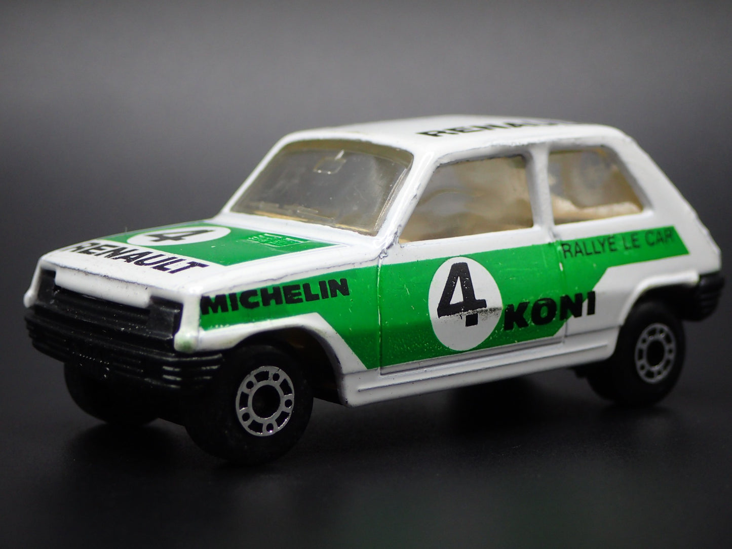1972-1985 RENAULT 5 WHITE 1:64 SCALE COLLECTIBLE DIORAMA DIECAST MODEL CAR