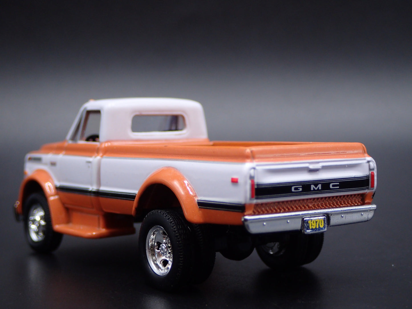 1970 70 GMC 5500 PICKUP TRUCK 1/64 SCALE COLLECTIBLE DIORAMA DIECAST MODEL CAR