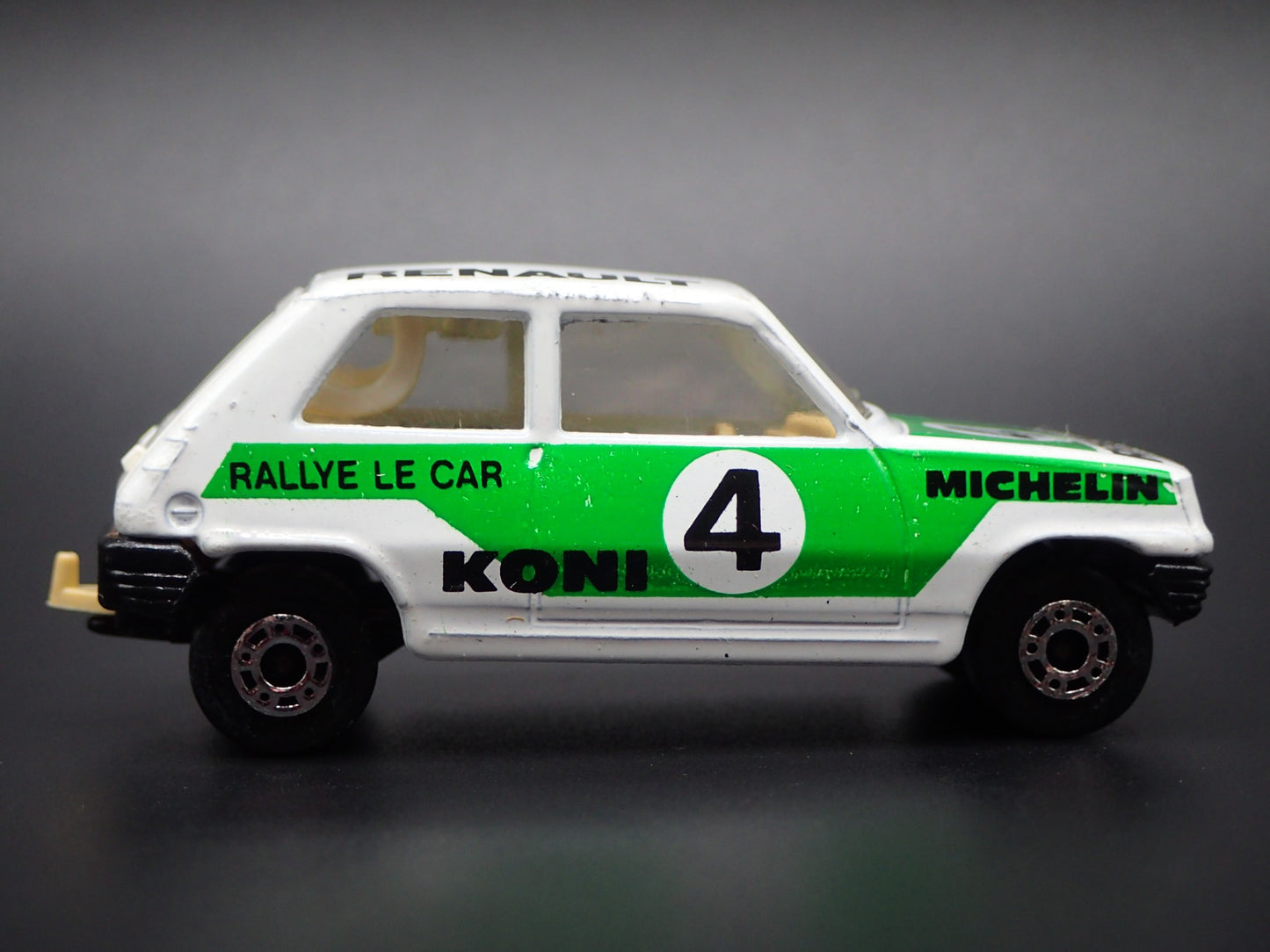 1972-1985 RENAULT 5 WHITE 1:64 SCALE COLLECTIBLE DIORAMA DIECAST MODEL CAR