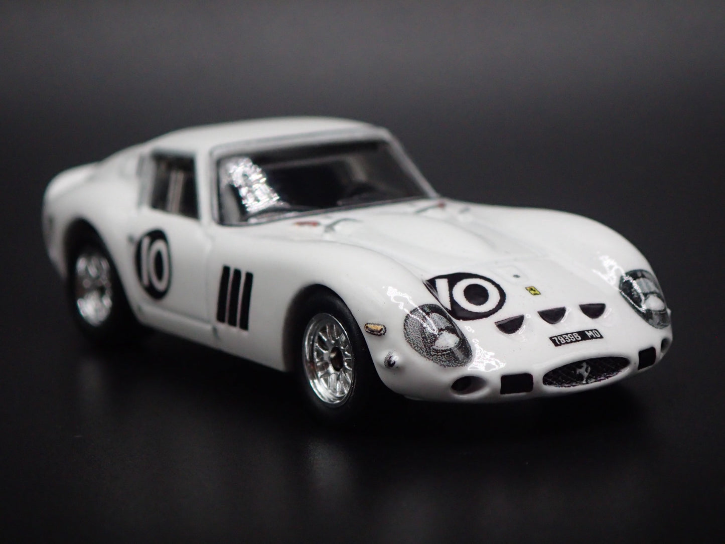 FERRARI 250 GTO RACING RARE 1:64 SCALE COLLECTIBLE DIORAMA DIECAST MODEL CAR