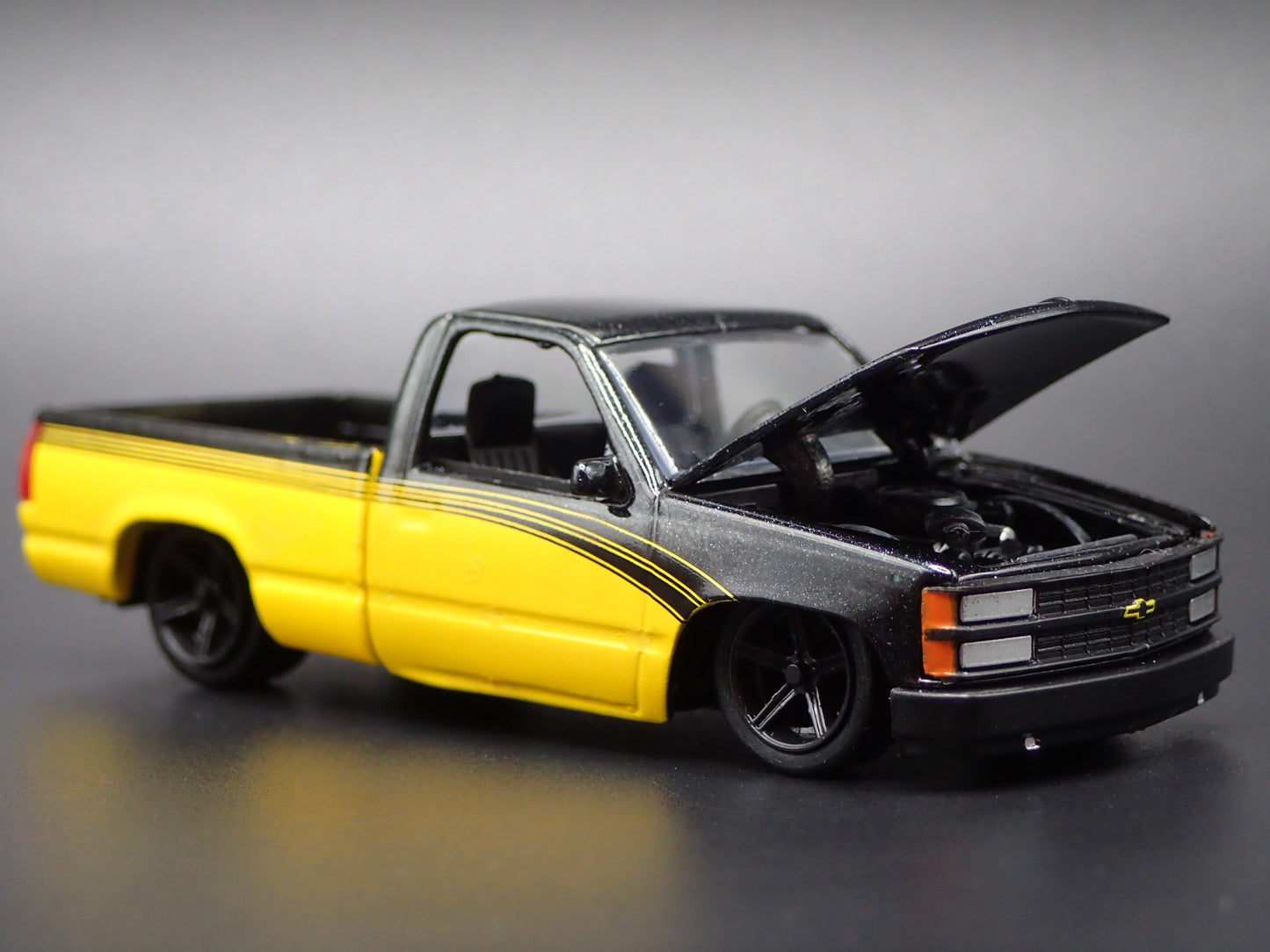 1992 92 CHEVY CHEVROLET C1500 SS 454 PICKUP TRUCK 1:64 SCALE DIECAST MODEL CAR