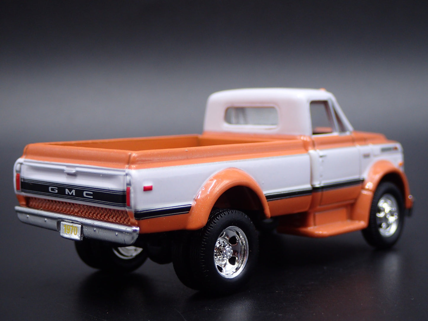 1970 70 GMC 5500 PICKUP TRUCK 1/64 SCALE COLLECTIBLE DIORAMA DIECAST MODEL CAR