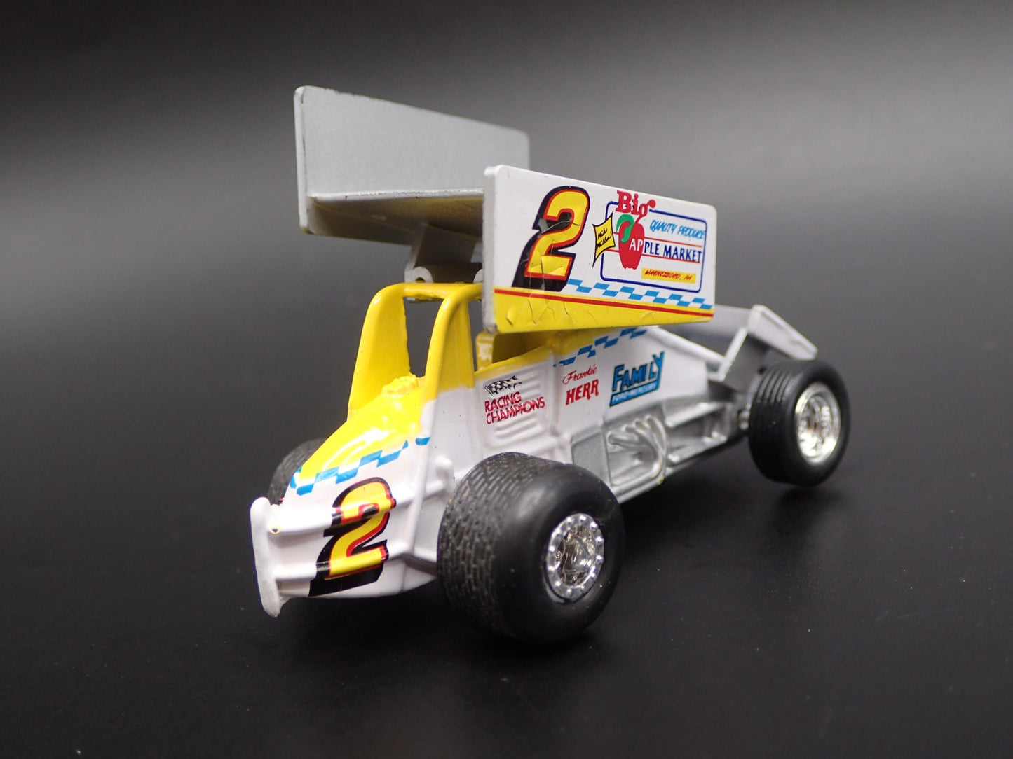 SPRINT CAR #2 FRANKIE HERR BARN FIND 1:64 SCALE DIORAMA DIECAST MODEL CAR