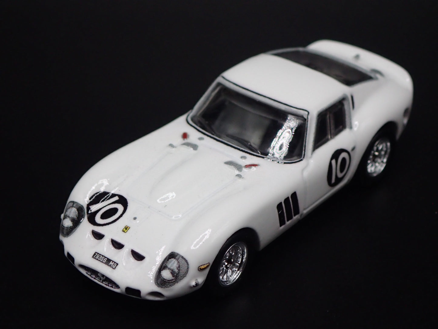 FERRARI 250 GTO RACING RARE 1:64 SCALE COLLECTIBLE DIORAMA DIECAST MODEL CAR