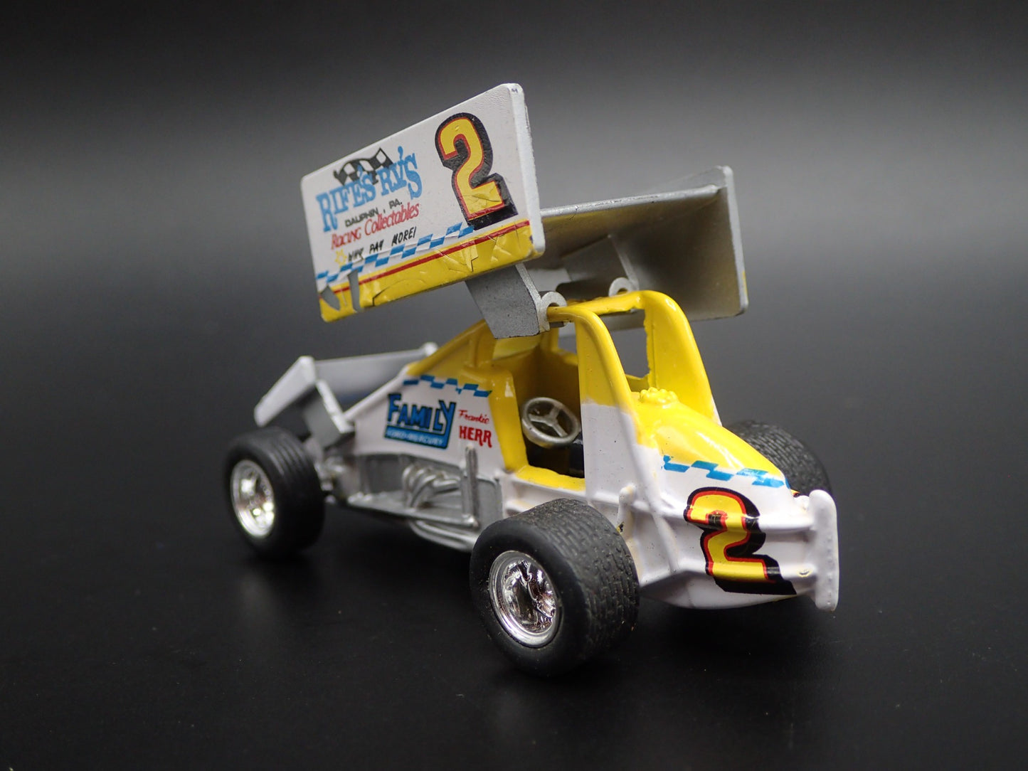SPRINT CAR #2 FRANKIE HERR BARN FIND 1:64 SCALE DIORAMA DIECAST MODEL CAR