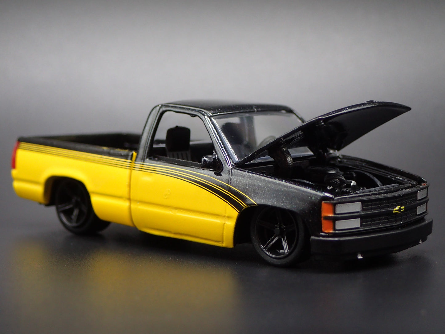 1992 92 CHEVY CHEVROLET C1500 SS 454 PICKUP TRUCK 1:64 SCALE DIECAST MODEL CAR